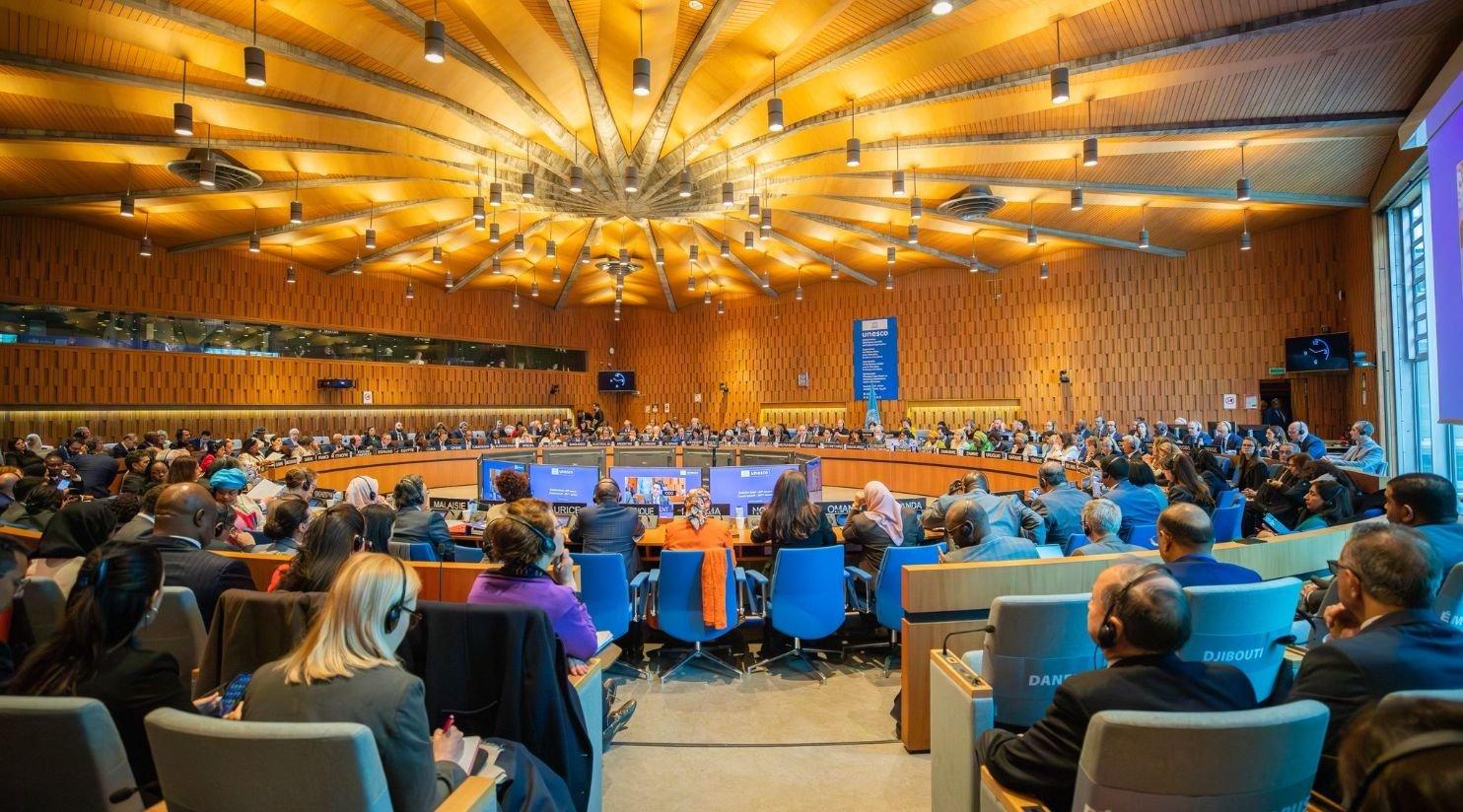 المجلس التنفيذي يؤكد بالإجماع ضرورة حماية التعليم والثقافة في القطاع وسط دعوات دولية لوقف الانتهاكات