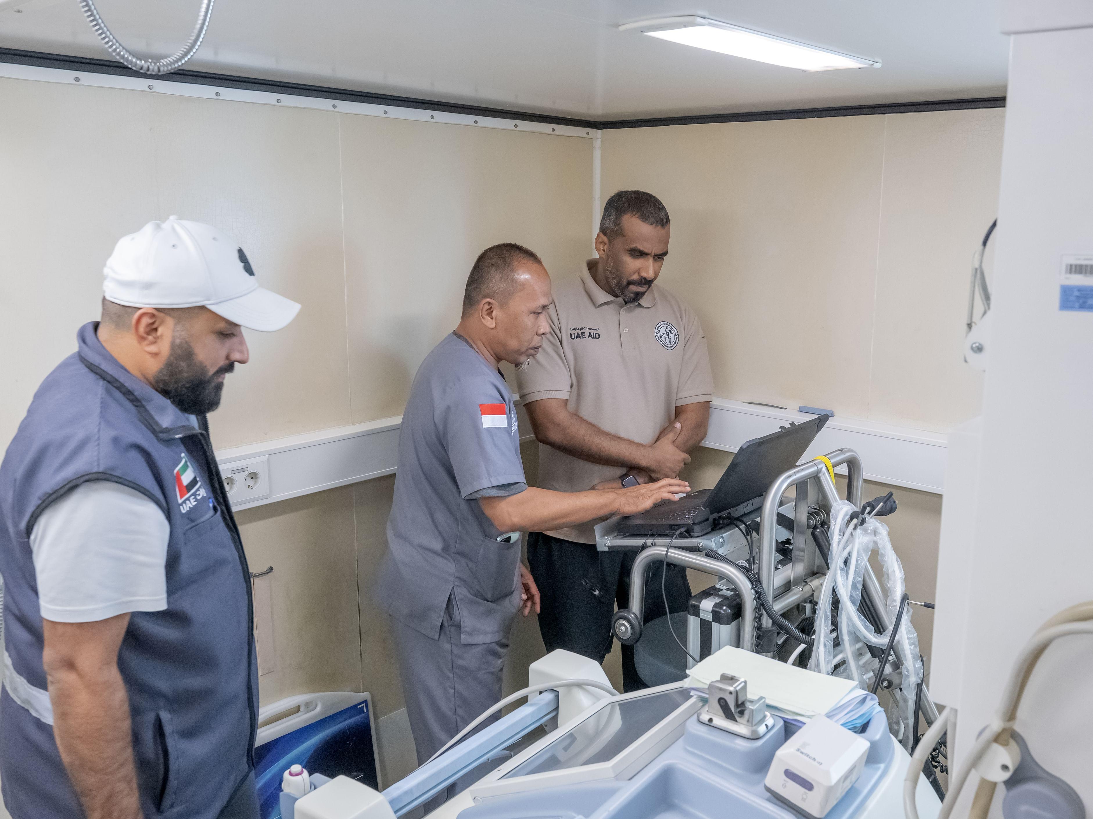 تعاون إماراتي إندونيسي متكامل لتقديم الرعاية الصحية المتخصصة لمرضى وجرحى غزة ضمن جهود إنسانية متواصلة.