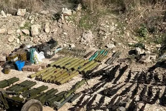 تسليم دفعة خامسة من السلاح الفلسطيني للجيش اللبناني في مخيم عين الحلوة