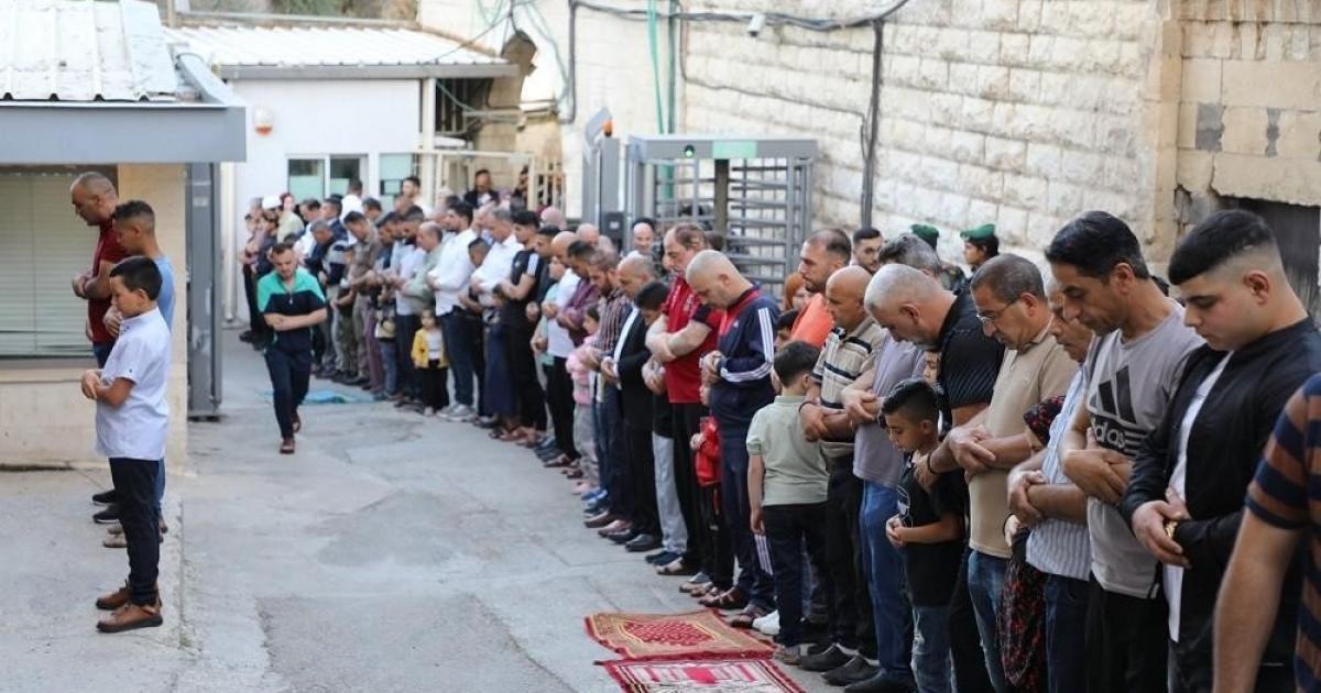 دعوات لتعزيز الرباط في الحرم الإبراهيمي وتأكيد على إسلاميته وسط حضور رسمي وشعبي واسع في الخليل