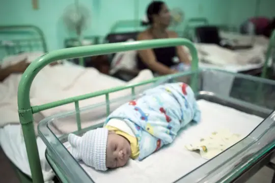 الموسيقى تخفف التوتر وتعزز الترابط بين الآباء وأطفالهم في وحدات العناية المركزة