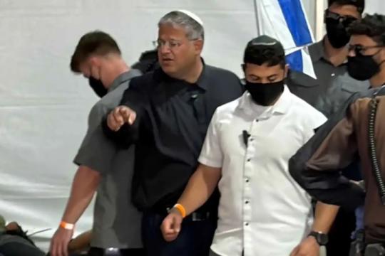 موجة إدانات دولية واسعة بعد معاملة إسرائيل لناشطي “أسطول الصمود” واستدعاء سفراء