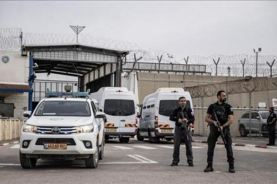 إلغاء جلسات المرافعات للمعتقلين في محكمتي “سالم” و”عوفر” ووقف زيارات المحامين