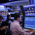 النفط يضغط على الأسهم والسندات الأميركية مع تصاعد مخاوف التضخم