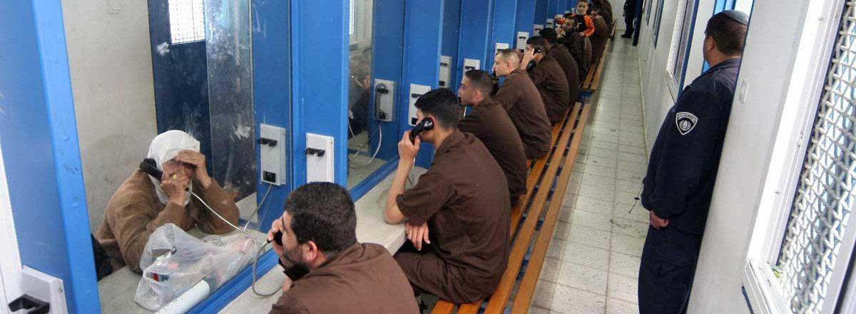 تواصل اللجنة مطالبة سلطات الاحتلال بالسماح لها بزيارة جميع المعتقلين