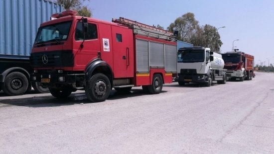 سيارة إطفاء دفاع مدني