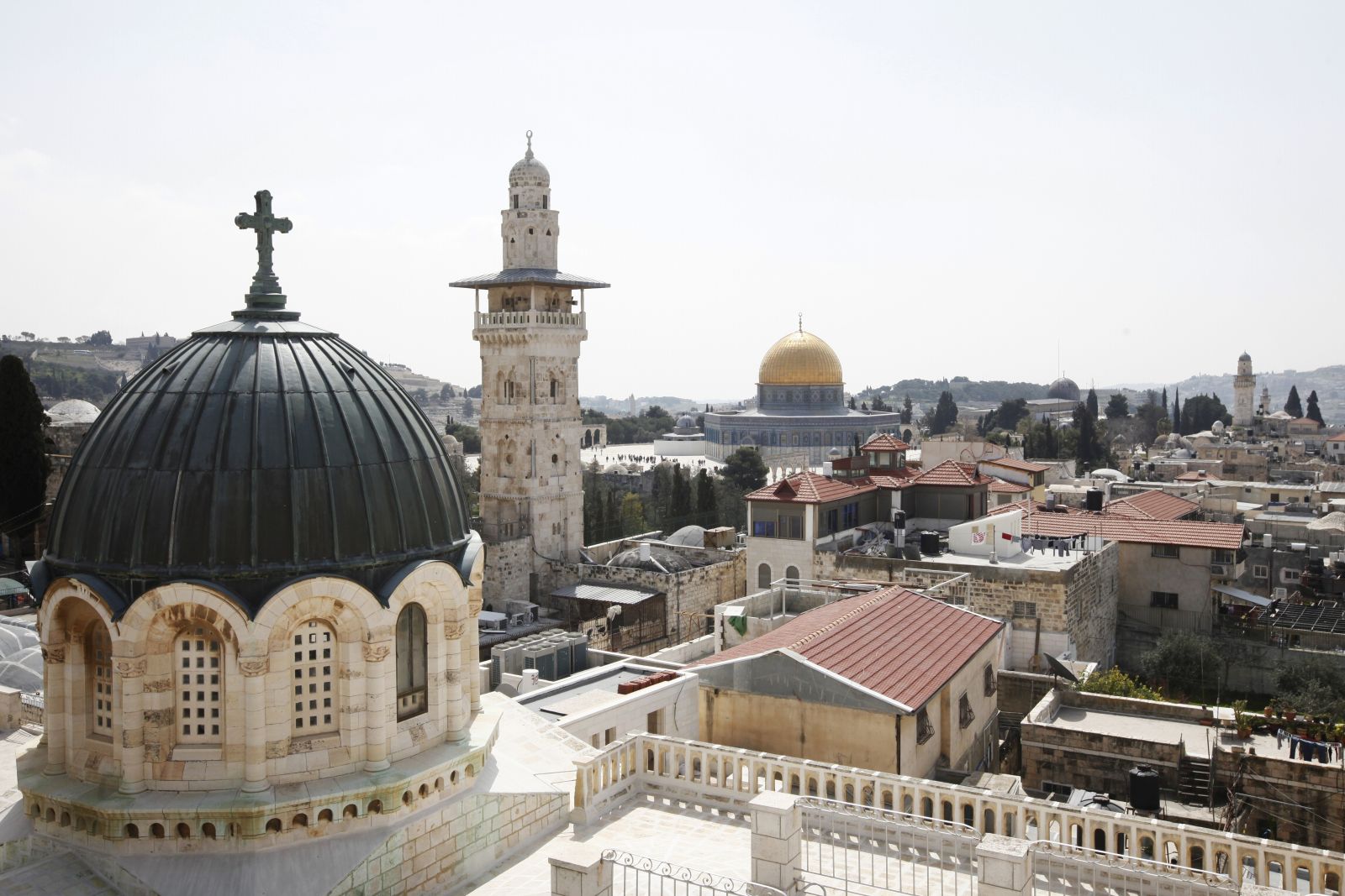 مركز شمس: تقييد وصول المسيحيين للأماكن المقدس اعتداء سافر وخطير