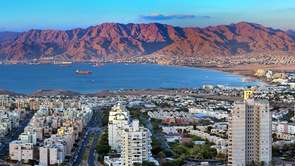 إسرائيل تخطط لإقامة كلية طب في إيلات لاستقطاب طلاب عرب