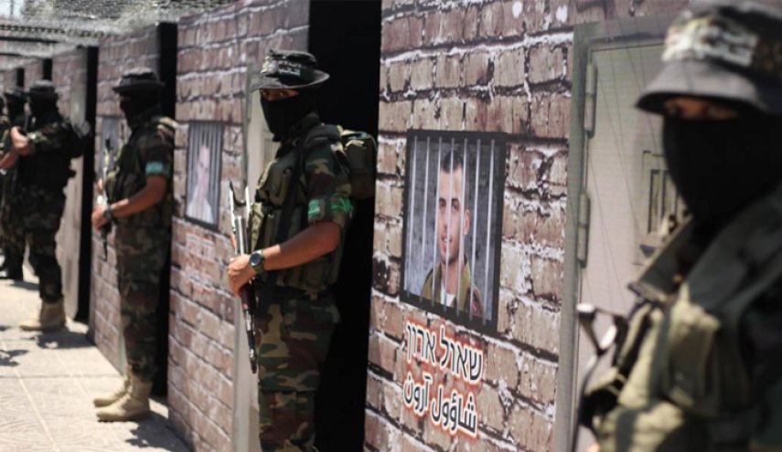 الزهار لمصدر: مستعدون لإطلاق سراح الأسرى الإسرائيليين حال حسم قادة الاحتلال أمرهم
