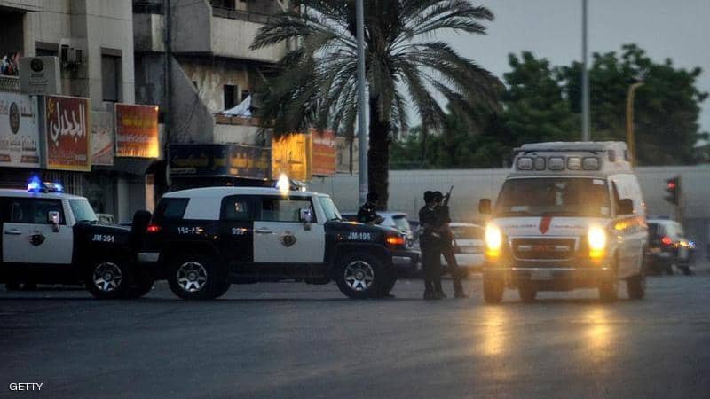 المدينة المنورة: وفاة 8 أشخاص وإصابة 43 إثر انقلاب حافلة
