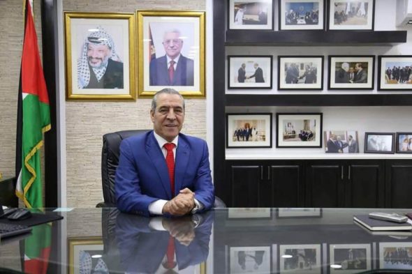 الشيخ عبر تويتر: النتائج الأولية للانتخابات تُشير إلى فوز حركة فتح