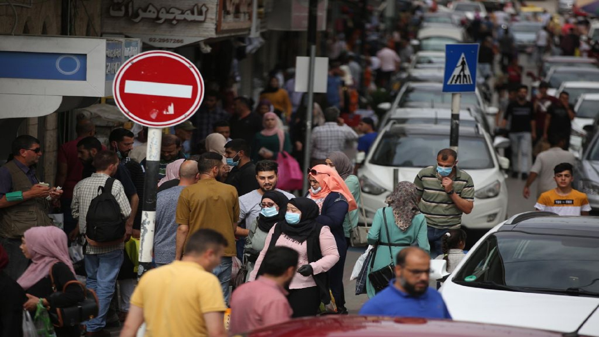 الصحة الفلسطينية تحذر من موجة جديدة لكورونا بعد تصاعد المنحنى الوبائي