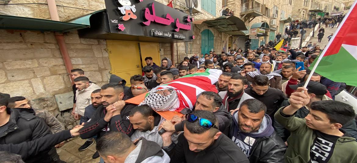 الجماهير الفلسطينية تشيّع جثمان الشهيد محمد فريد علي جنوبي نابلس