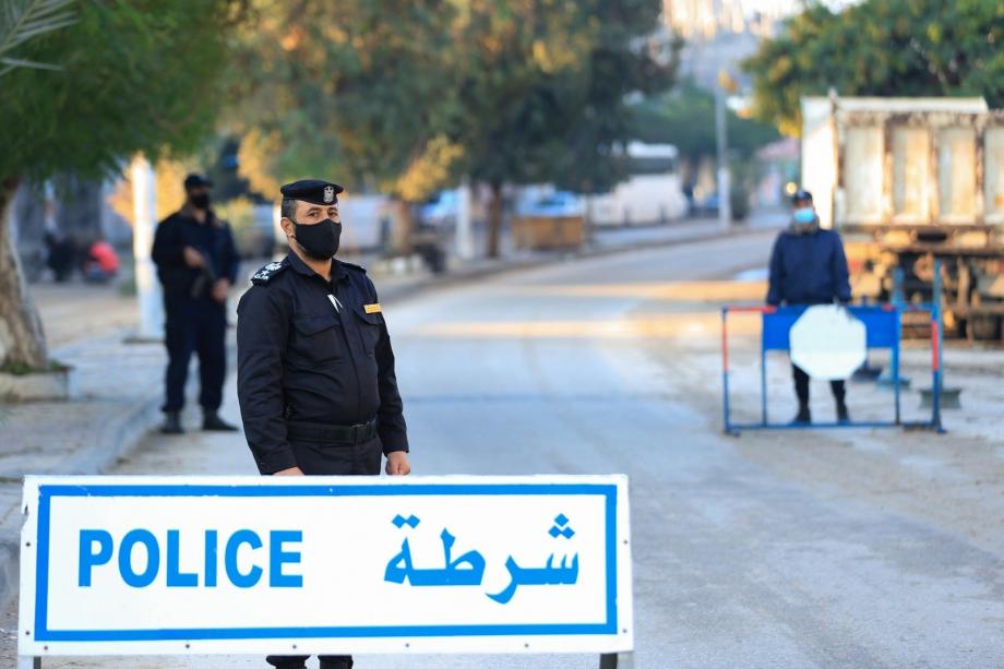 داخلية غزة تفرض غرامات مالية بحق مخالفي ارتداء الكمامة بالمركبات