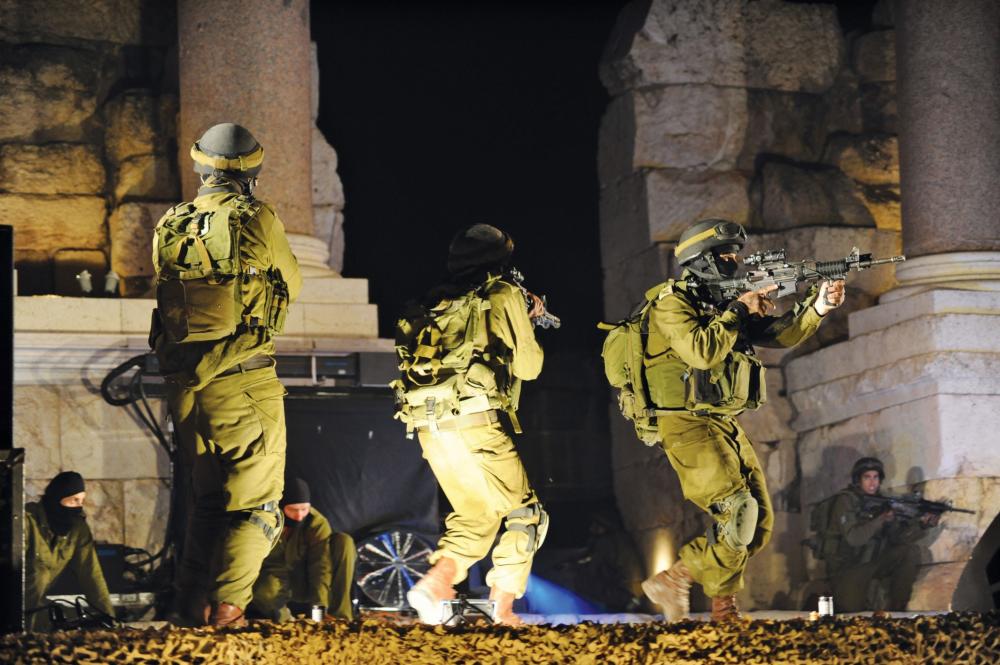 الاحتلال يشن حملة مداهمات واعتقالات بمدينة القدس