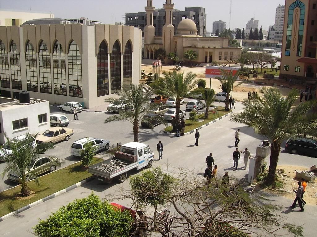 الصحة بغزة تشترط على الجامعات عدم بدء الفصل إلا للطلبة المطعمين