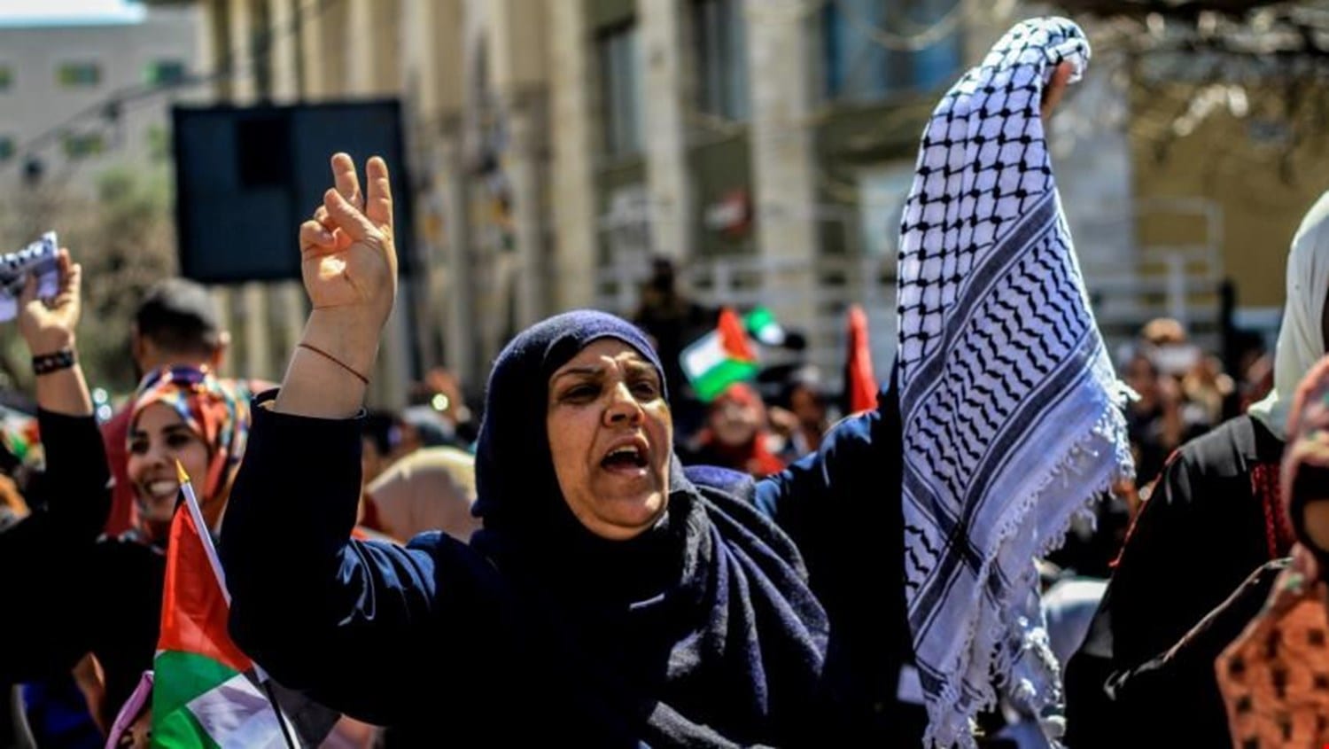 وزارة المرأة تؤكد على أهمية النهوض بالمرأة