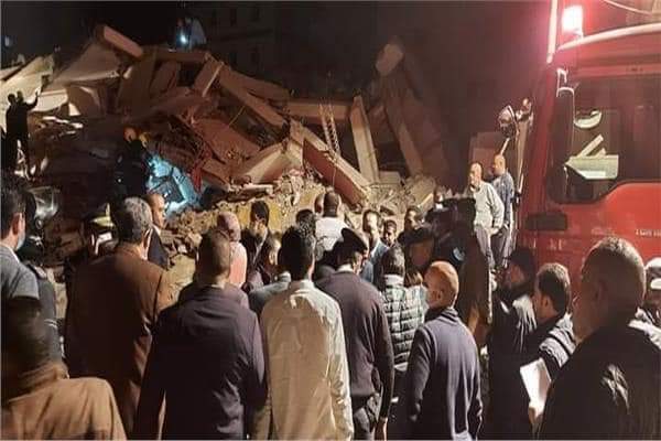 انهيار مبنى سكني في مصر