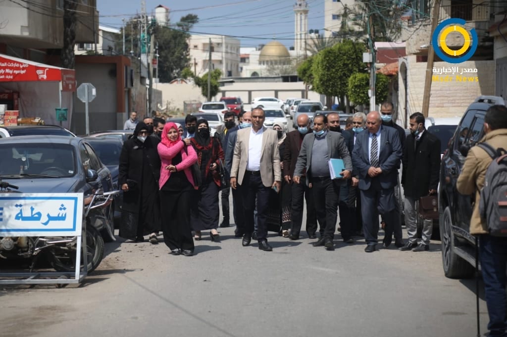 قائمة معاً قادرون.. سلام فياض يقدم أوراق الترشح للجنة الانتخابات