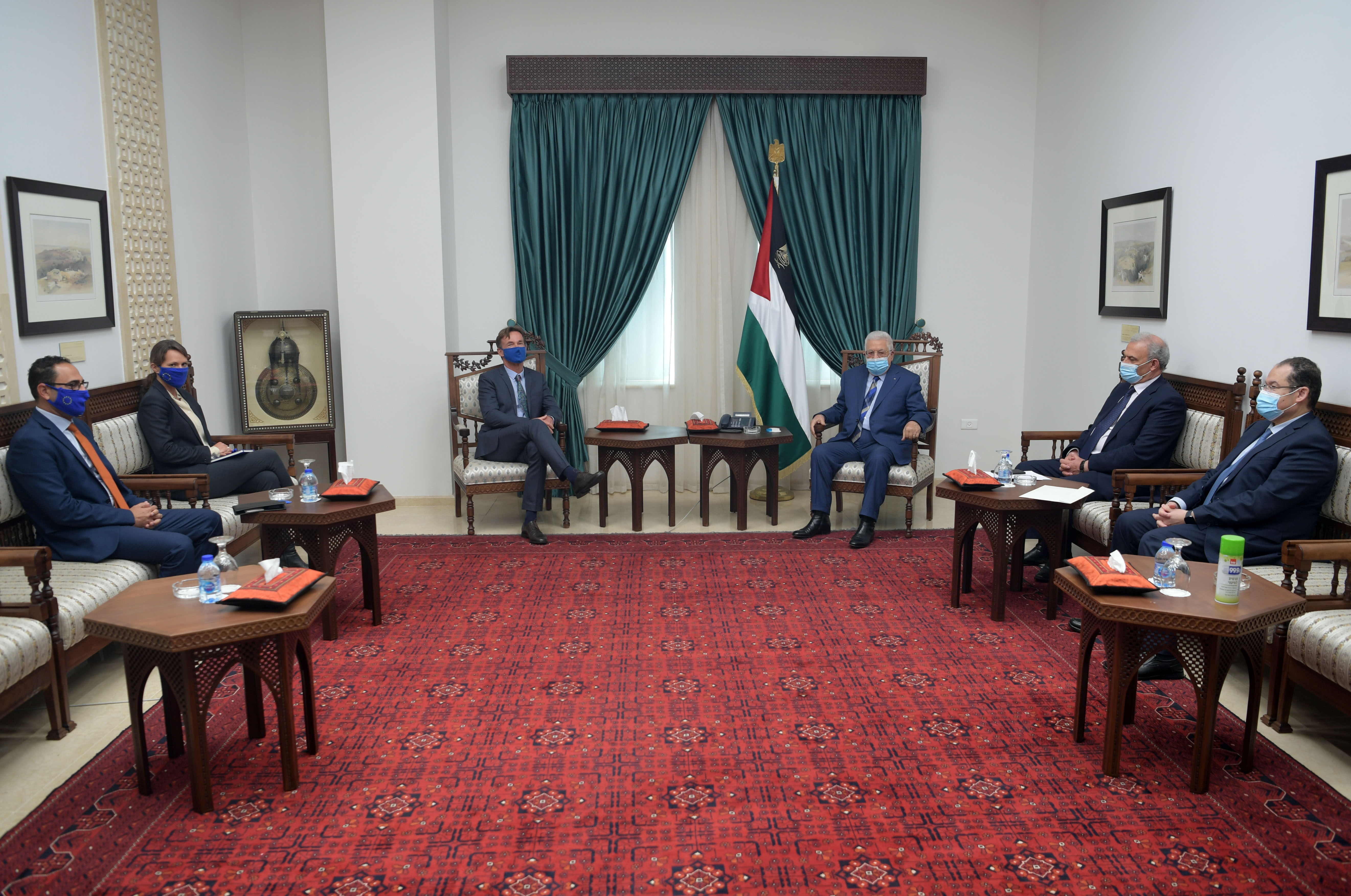 الرئيس عباس يؤكد على أهمية مواصلة الاتحاد الأوروبي ضغوطه لإجراء الانتخابات