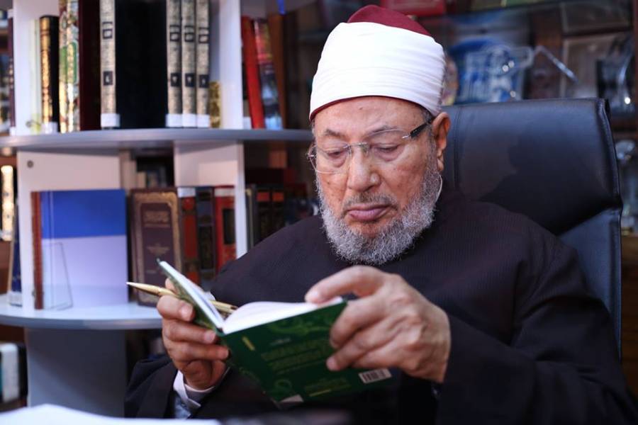 إصابة الشيخ يوسف القرضاوي بفيروس كورونا وهذه تفاصيل حالته