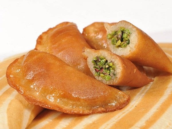 حلوى القطايف بين العباسيين والأمويين والمماليك