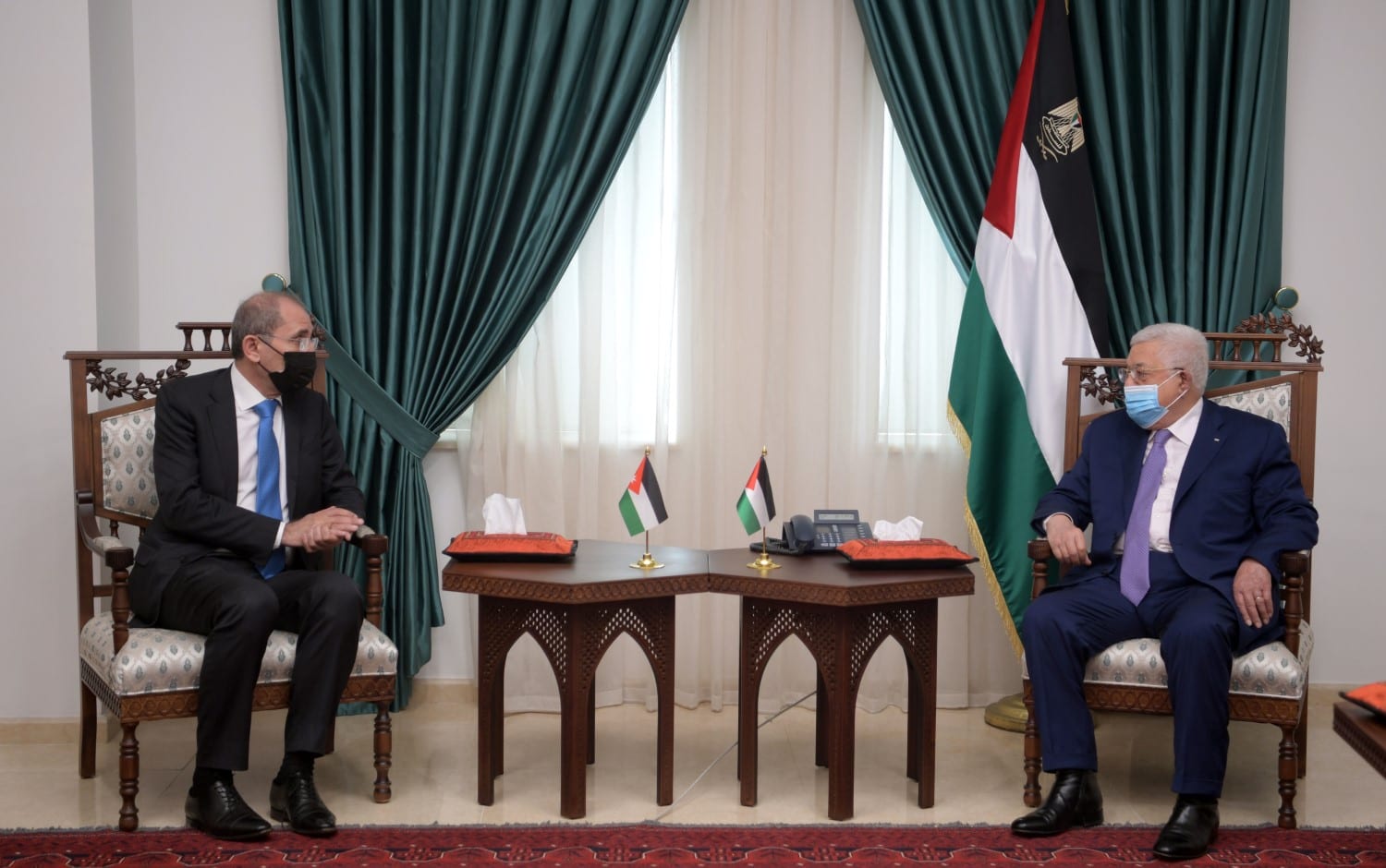 تفاصيل رسالة العاهل الأردني للرئيس عباس وموقفه من الانتخابات