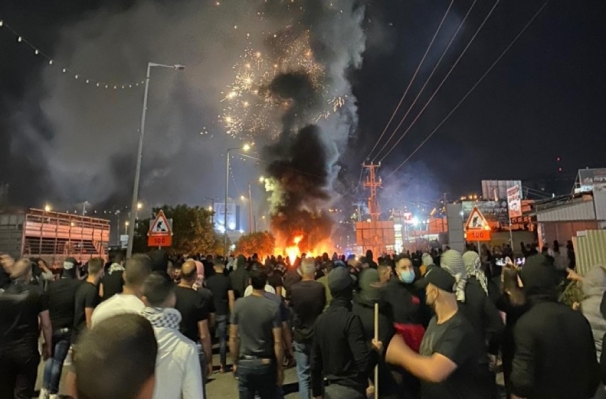 مواجهات ومظاهرات بالداخل المحتل والضفة مع الاحتلال نصرة للقدس وغزة