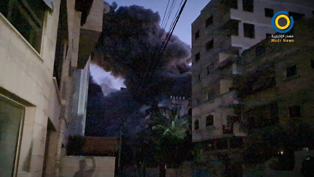برج هنادي بغزة أثراً بعد عين جراء استهداف صاروخي إسرائيلي