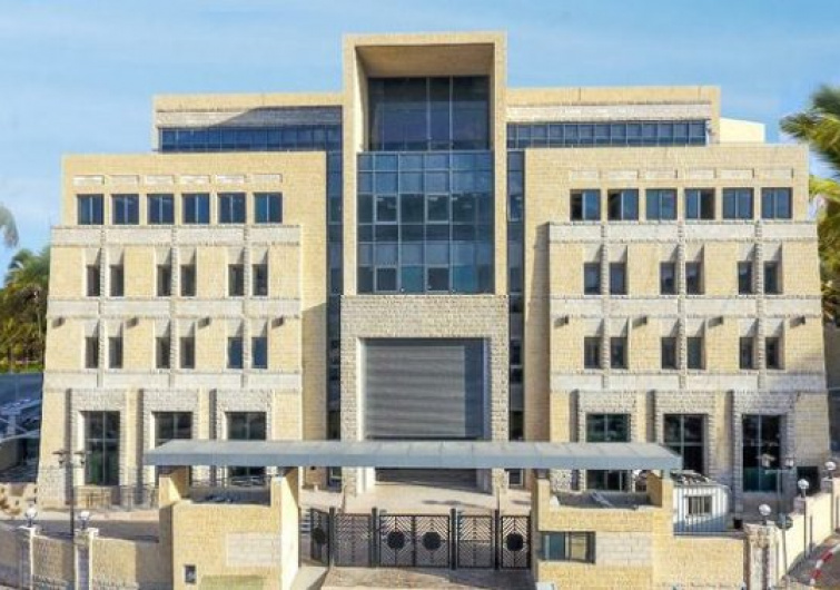 سلطة النقد: 90 ألف عامل استكملوا إجراءات فتح حساباتهم في المصارف الفلسطينية