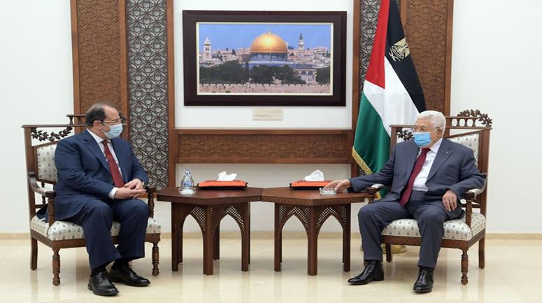 عباس يلتقي برئيس المخابرات المصرية في رام الله