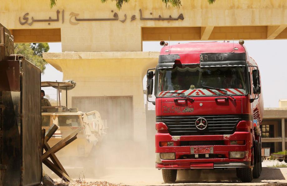 الأعرج لمصدر: مشكلة بتوريد مواد الإعمار للمدن السكنية بقطاع غزة
