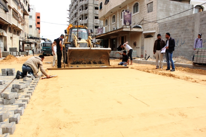 بلدية غزة تحذّر من توّقف مشاريع حيوية في غزة