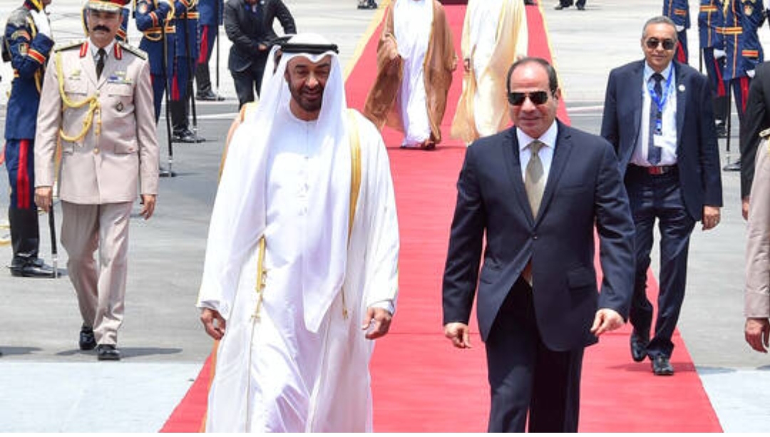 الرئيس السيسي وبن زايد  يتابعون فعاليات المناورة قادر 2021