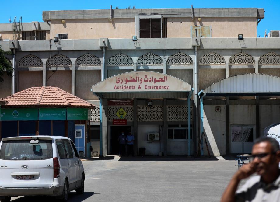 الدفاع المدني يسيطر على حريق عرضي اندلع بمستشفى الأوروبي