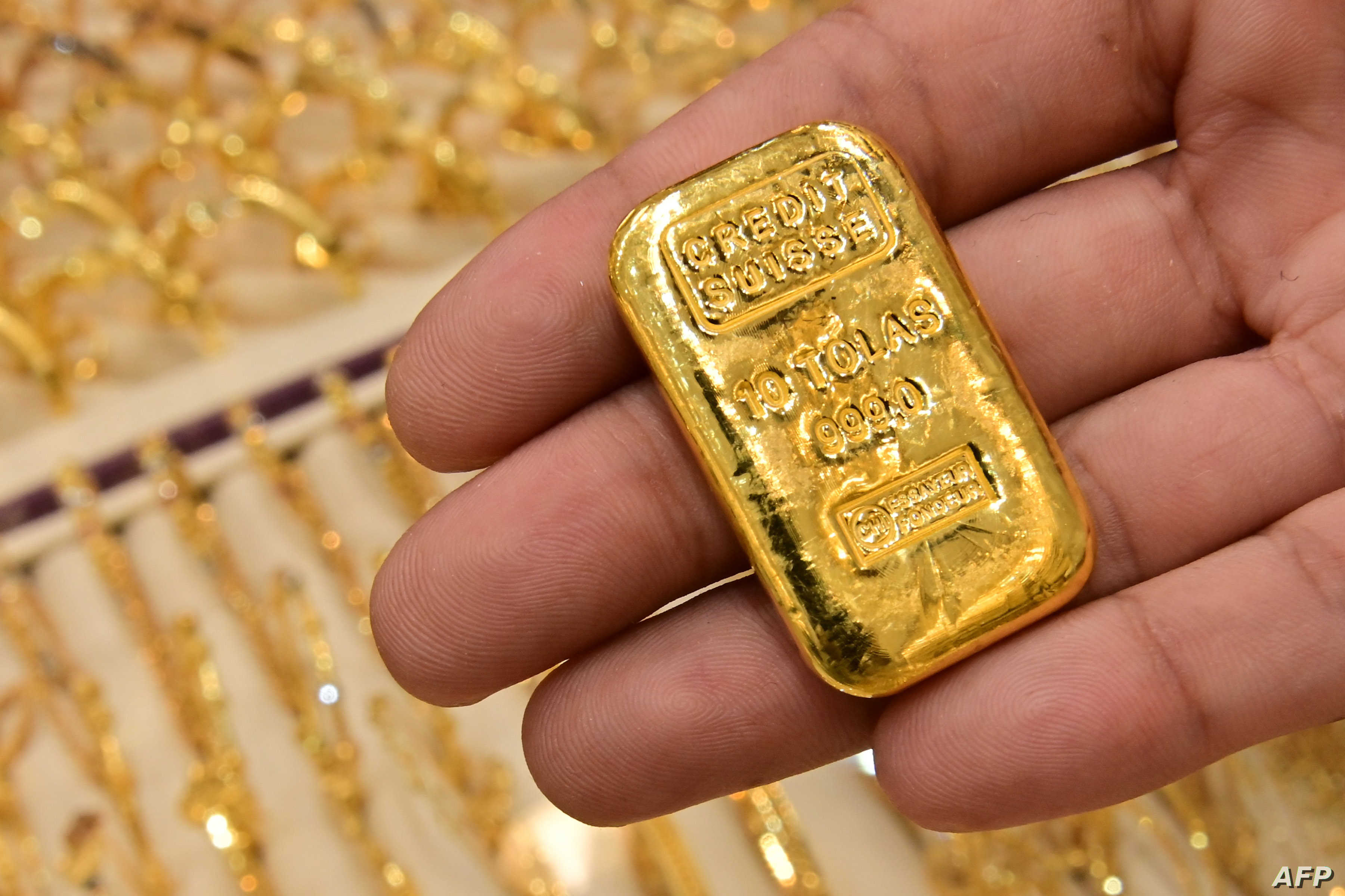 أسعار الذهب عند أعلى مستوى منذ عام