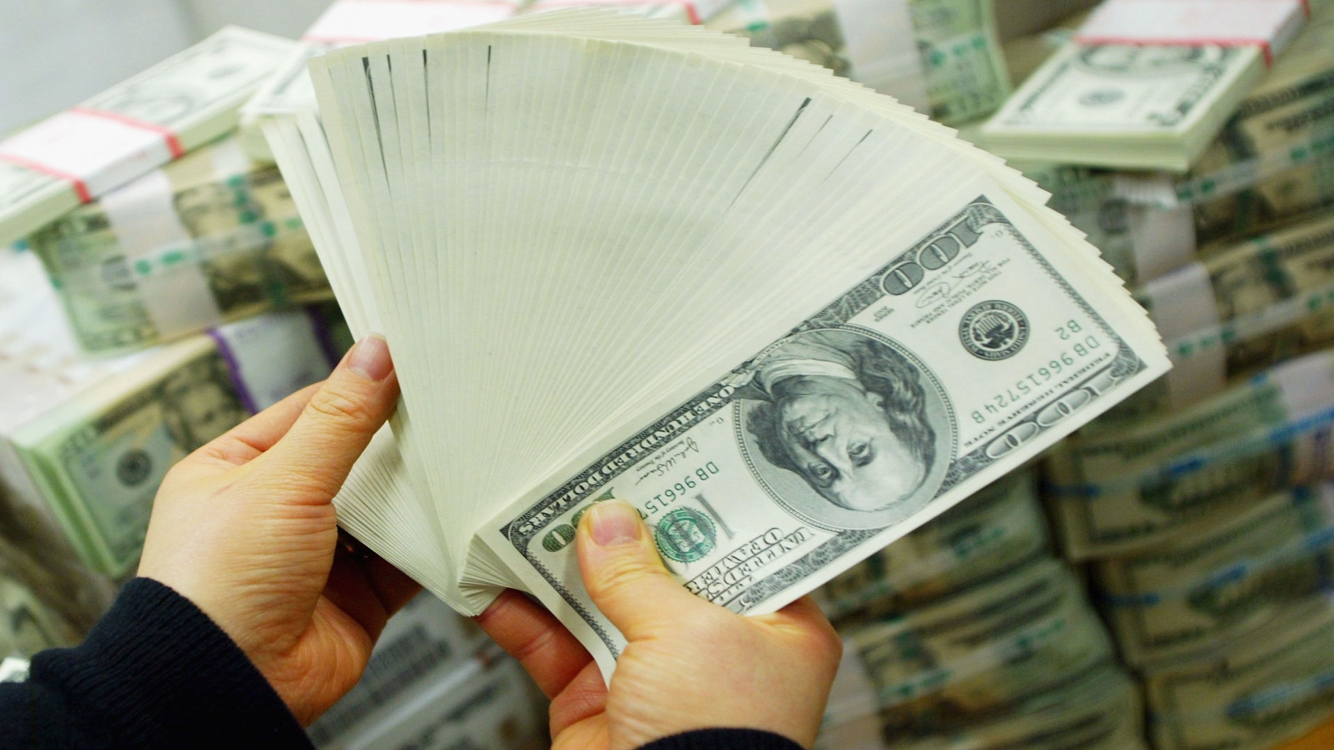 حسابات التوفير ترتفع بنسبة 16% وصولاً إلى 5.2 مليار دولار