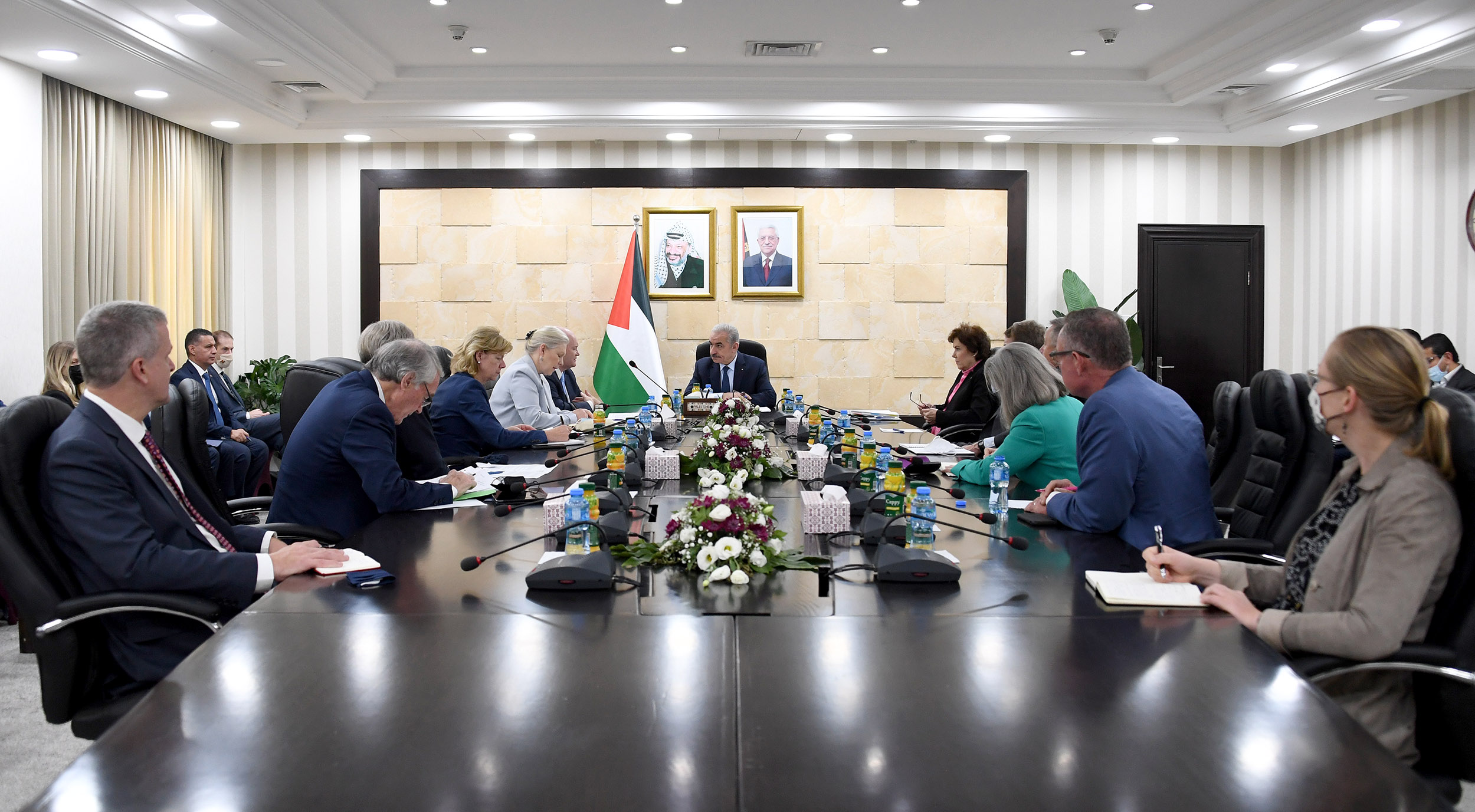 تعويض أصحاب الفنادق المتضررة بكورونا.. الحكومة الفلسطينية تصدر حزمة قرارات جديدة