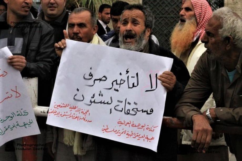 هل سيحوّل الاحتلال الأموال المحتجزة لصالح أُسر الفقراء في الأراضي الفلسطينية؟