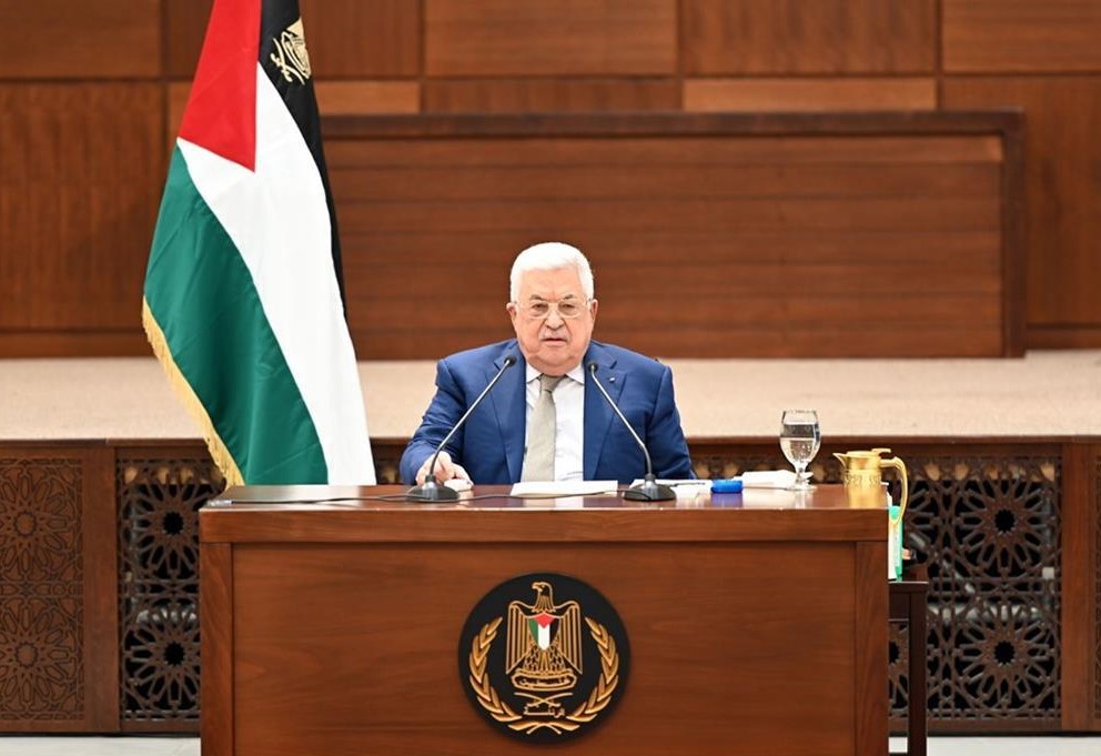 منظمة التحرير الفلسطينية ضمن "دوائر الدولة".. قرار رئاسي جديد ماذا يُعني؟