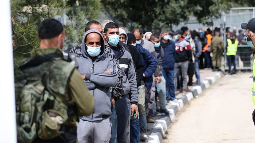 سلطات الاحتلال تزيد حصة العمال الفلسطينيين في المطاعم 500 تصريح