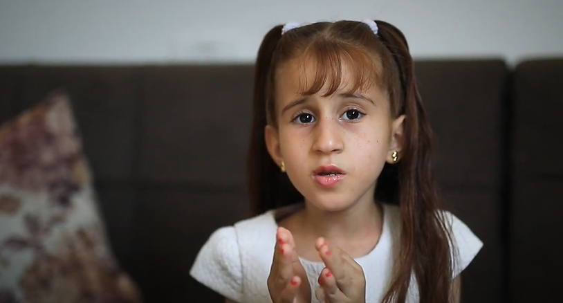 رغم أنها ضحيّتها.. طفلة من غزة تنشر فيديو توعوي تحارب فيه آفة التنمر