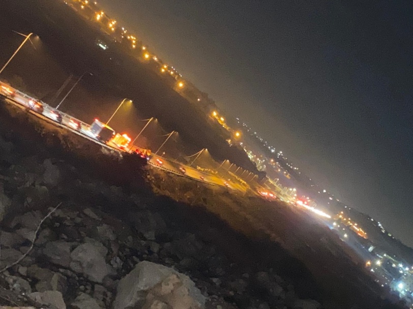 مستوطنون يهاجمون سيارات المواطنين بالحجارة شرقي الخليل