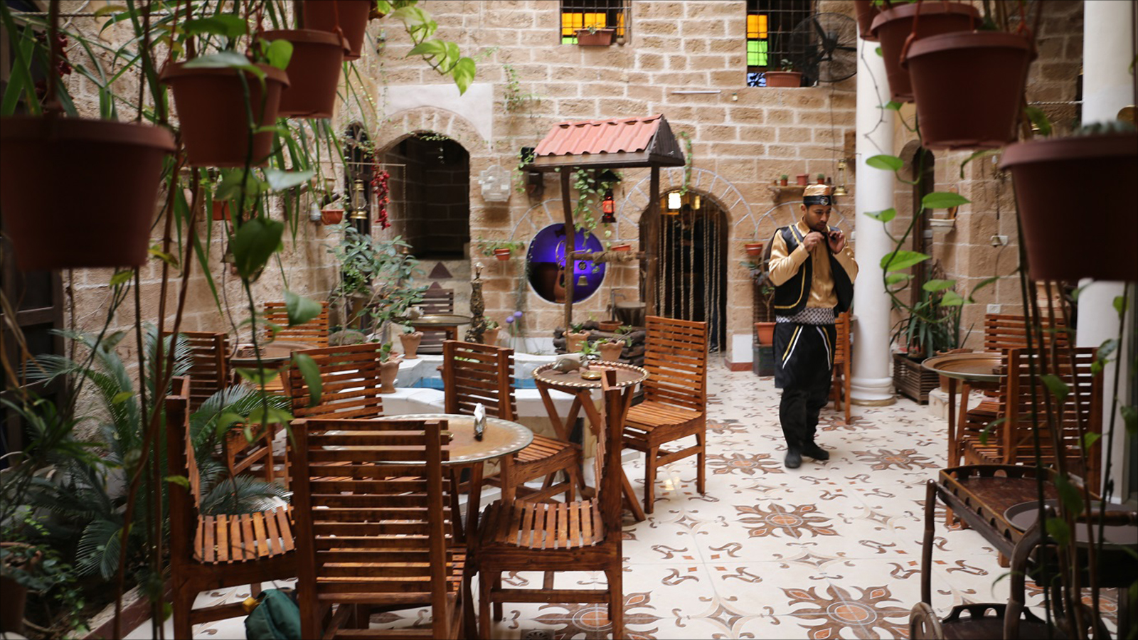 مطعم "بيت ستي" الأثري بغزة مهدد بالإغلاق