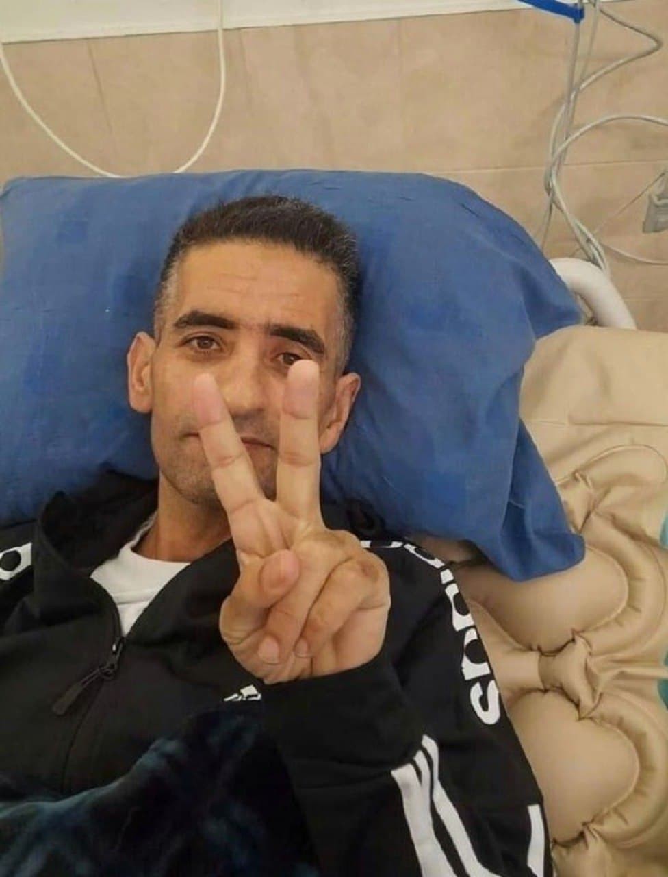 إصابة الأسير هشام أبو هوّاش بفيروس كورونا