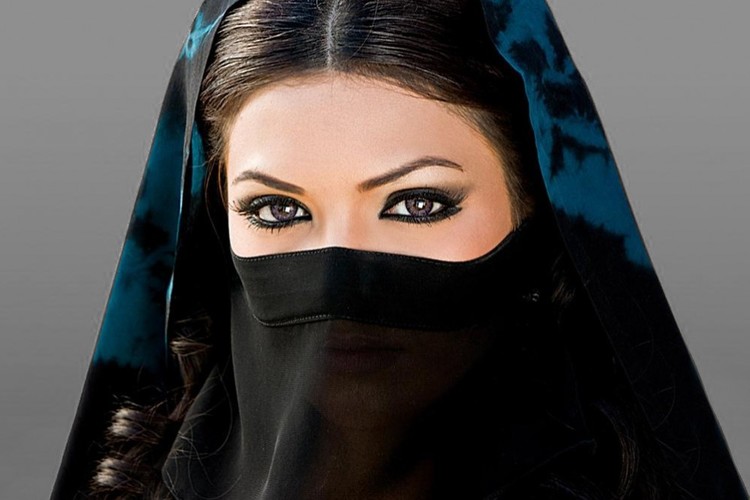 إليك معايير تقييم جمال المرأة لدى العرب
