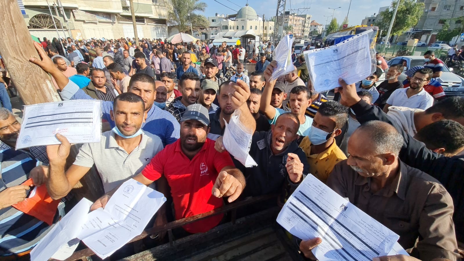 نقابات العمال لمصدر: 10 آلاف تصريح عمل جديد لقطاع غزة