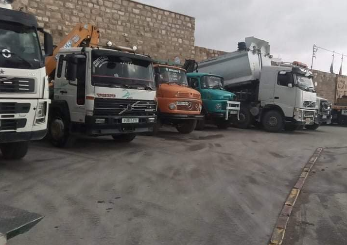 سائقو الشاحنات في الضفة الغربية يضربون عن العمل