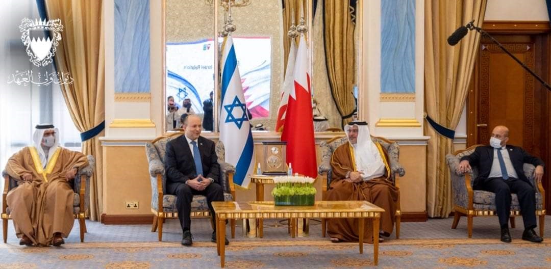 بينيت يلتقي ولي العهد البحريني وكبار الشخصيات ويتحدث حول الملف الإيراني