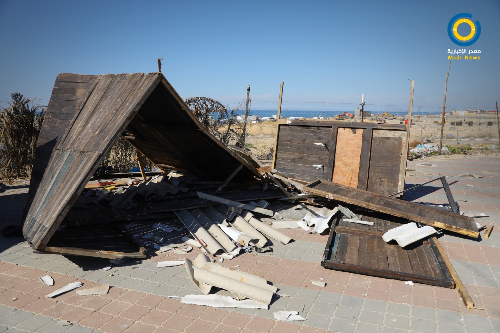 هدم الأكشاك.. "خراب ديار" للمواطنين وبلدية جباليا تبرر